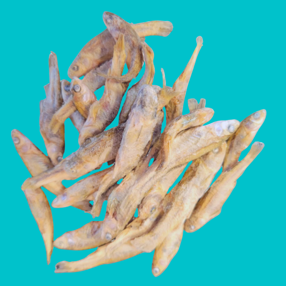 Pile of BellePepper freeze-dried minnows – single-ingredient, crunchy treats ideal for cats and dogs